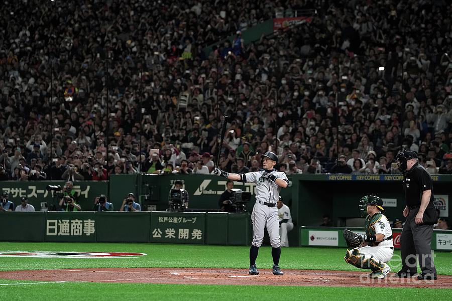 Ichiro Suzuki Photograph by Masterpress Ichiro Suzuki Photograph by Masterpress