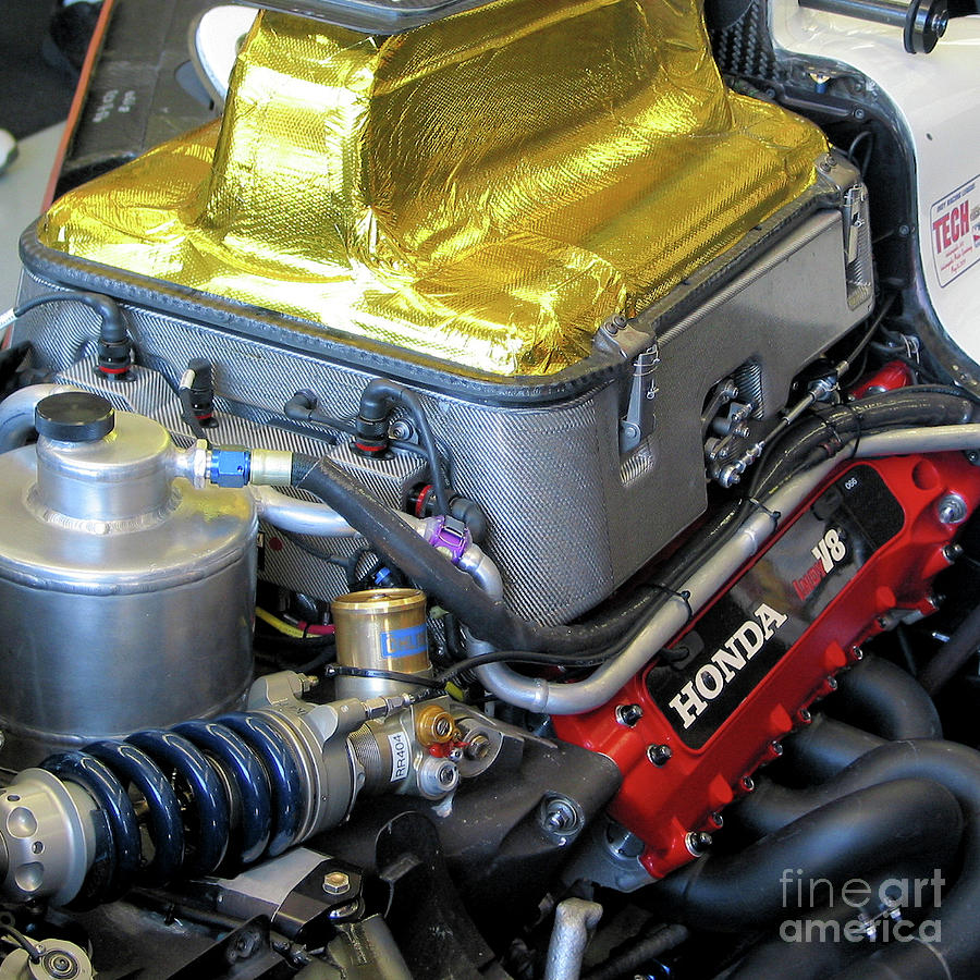 2004 Indy Racing League Engine Photograph