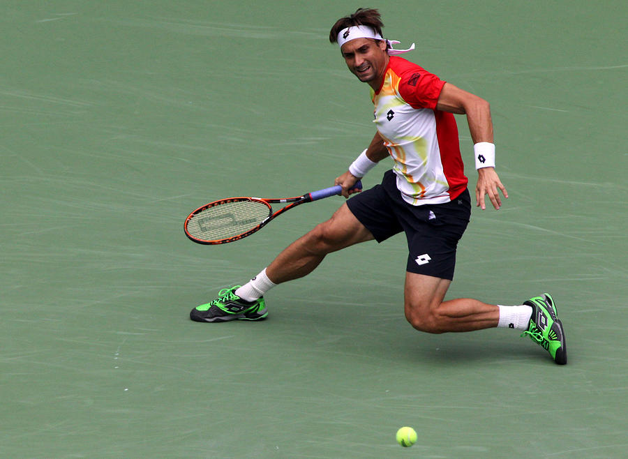 2014 Shanghai Rolex Masters 1000 - Day 5 Photograph by Zhong Zhi