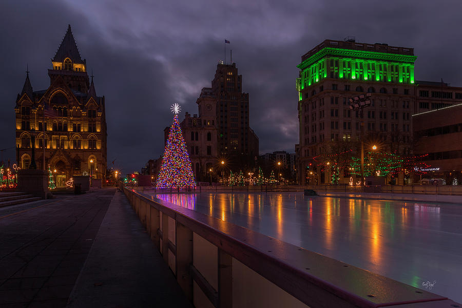 2019 Syracuse Christmas Photograph by Everet Regal