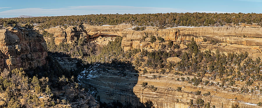 201902080-061M Cliff Dwelling above Canyon Photograph by Alan Tonnesen