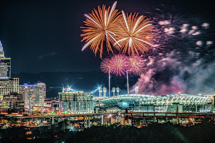 2021 WEBN Fireworks Cincinnati Ohio Skyline Photo Photograph by Dave Morgan