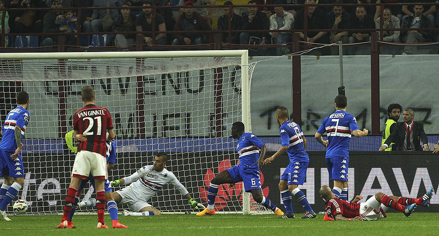 AC Milan v UC Sampdoria - Serie A #21 Photograph by Marco Luzzani