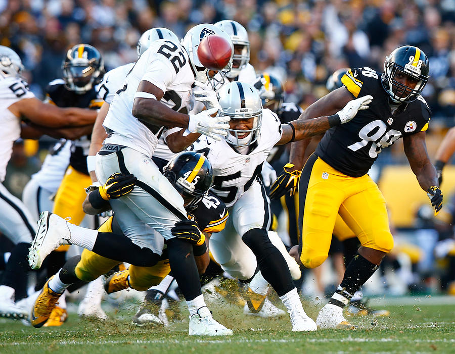 Oakland Raiders v Pittsburgh Steelers #21 Photograph by Jared Wickerham