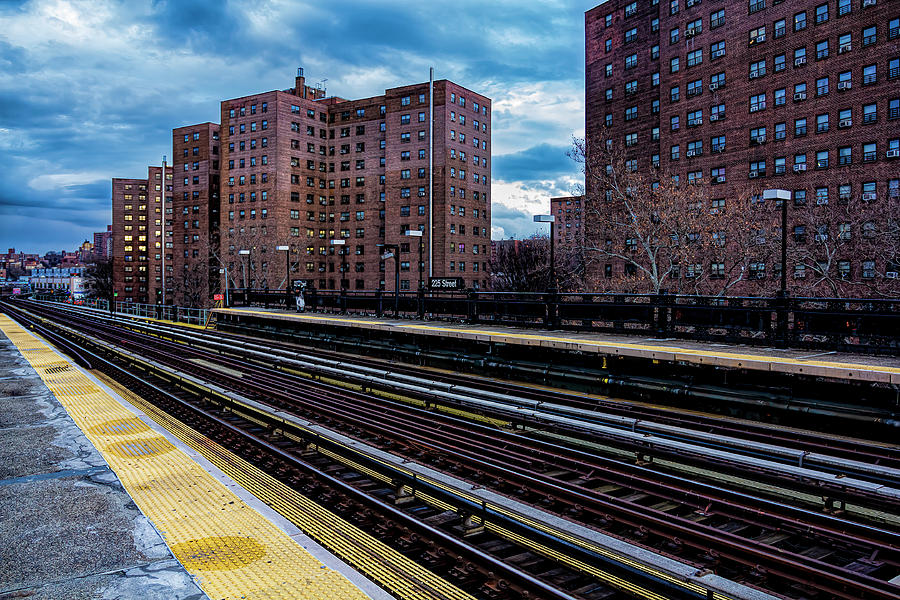 225th Street Elevated Subway Station NYC Photograph by Robert Ullmann