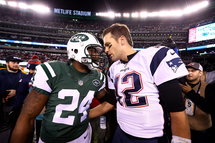New England Patriots v New York Jets #23 Photograph by Al Bello