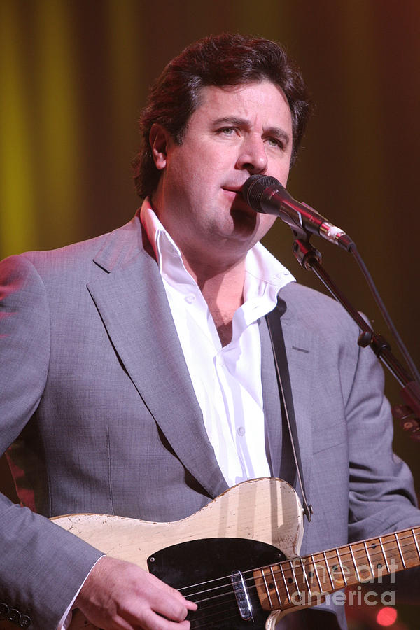 Vince Gill Photograph by Concert Photos - Fine Art America