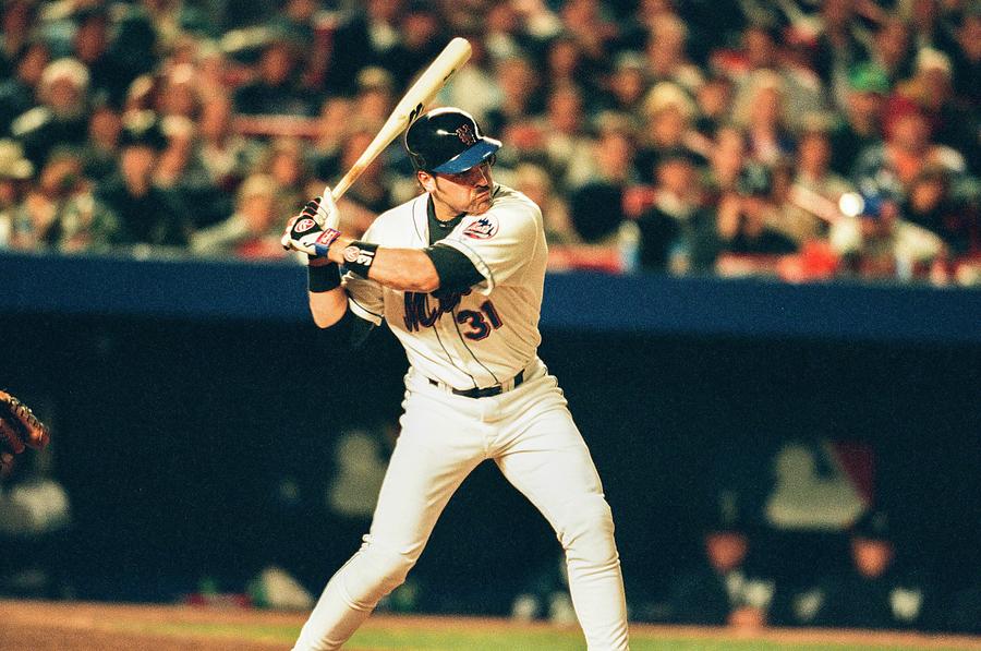 Mike Piazza #26 Photograph by The Sporting News