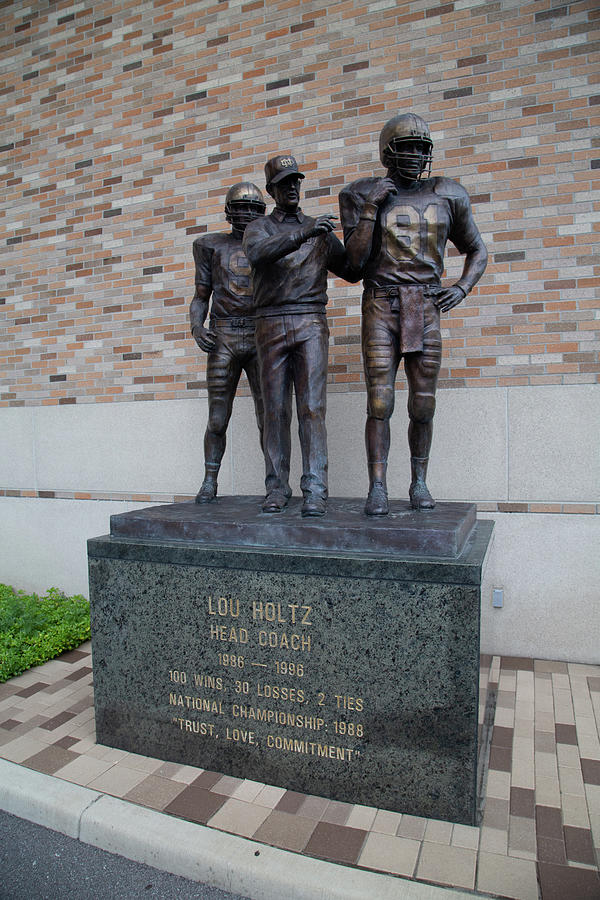 Coach Lou Holtz Statue At University Of Notre Dame Photograph By Eldon ...