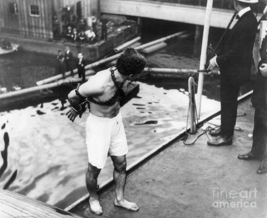 Harry Houdini #29 Photograph by Granger