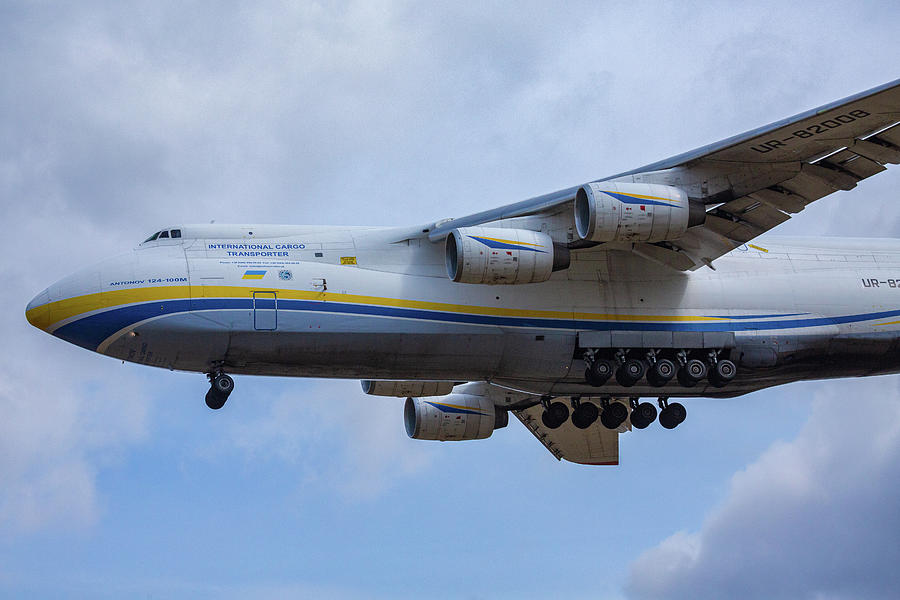 Antonov AN-124 cargo plane landing at Ljubljana Joze Pucnik Airp #3 Photograph by Ian Middleton