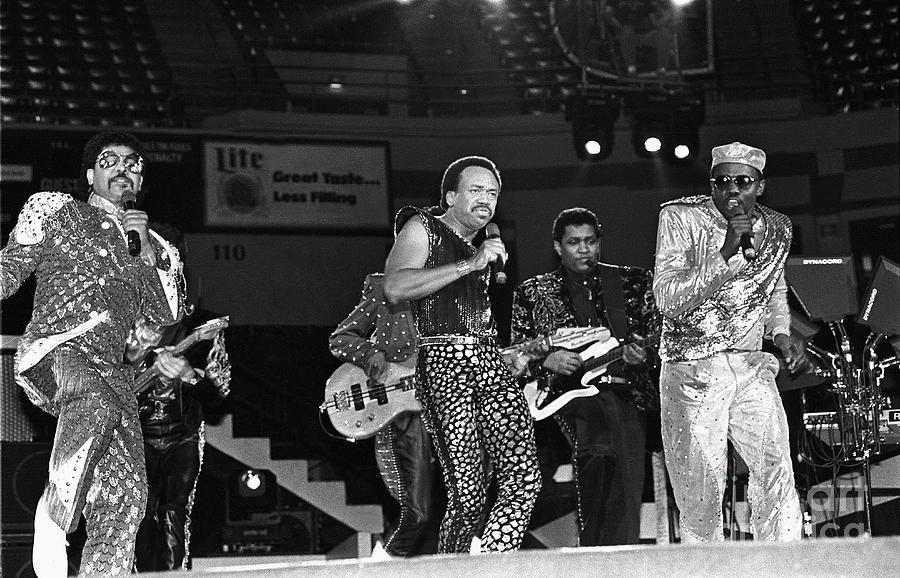 Musician Photograph - Earth, Wind and Fire #3 by Concert Photos