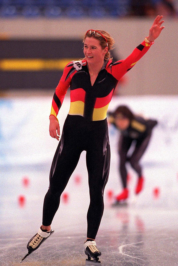EISSCHNELLAUF: NAGANO 1998 3000 m Frauen 11.02.98 #3 Photograph by Alexander Hassenstein