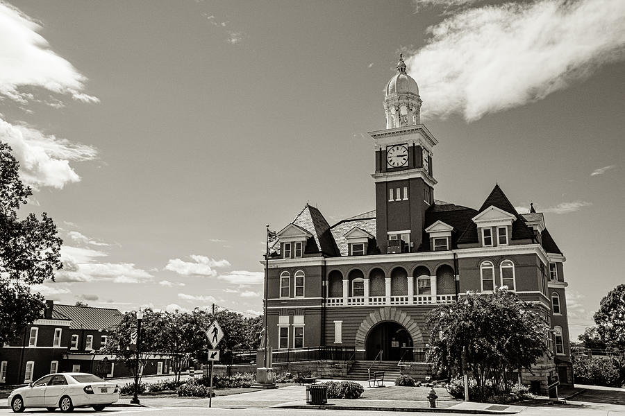 Elbert County Courthouse Photograph by Mark Summerfield - Fine Art America