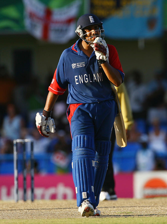 ICC Cricket World Cup Super Eights - England v Sri Lanka #3 Photograph by Shaun Botterill