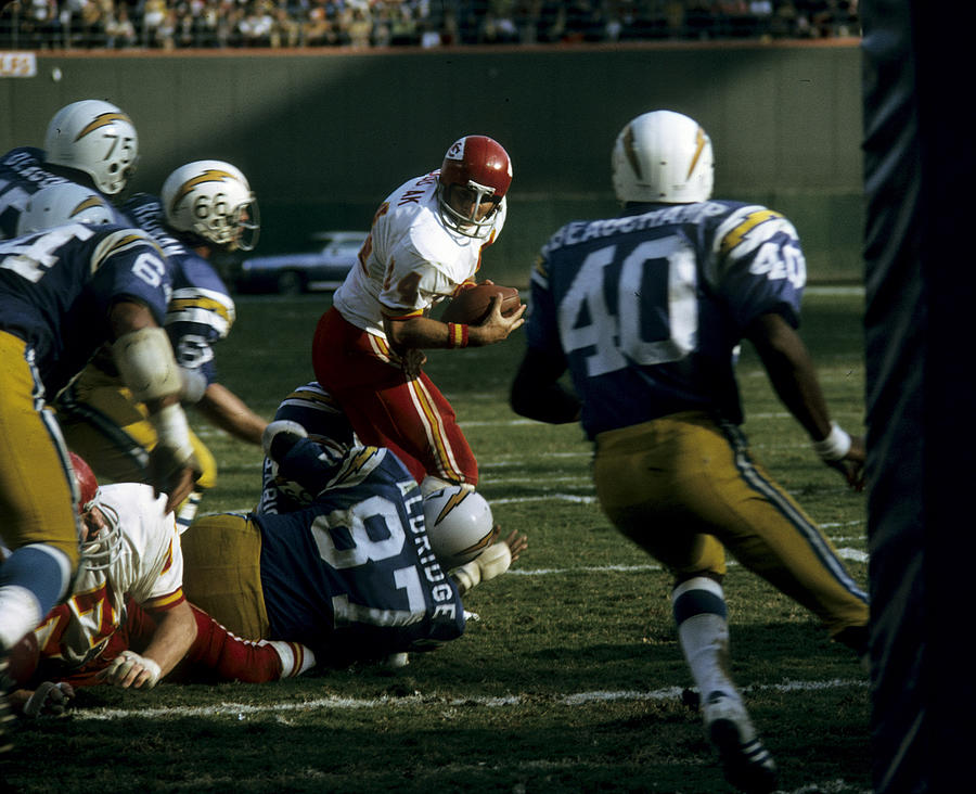 Kansas City Chiefs vs San Diego Chargers - October 29, 1972 #3 Photograph by James Flores