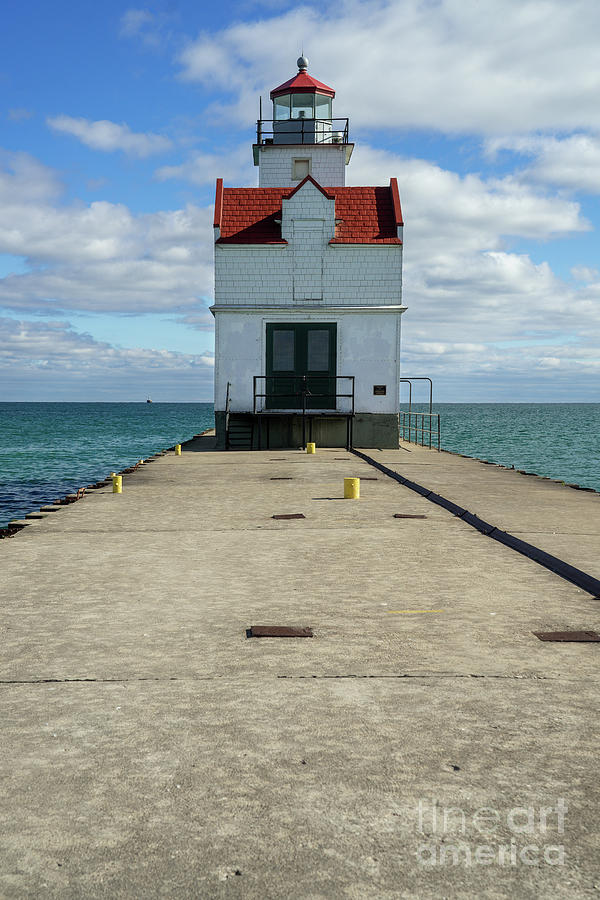 Kewaunee Pierhead Lighthouse #3 Photograph by Roxie Crouch