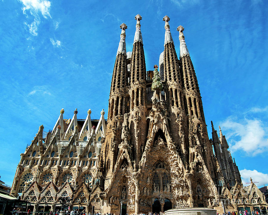 La Sagrada Familia By Antoni Gaudi, UNESCO World Heritage Site ...