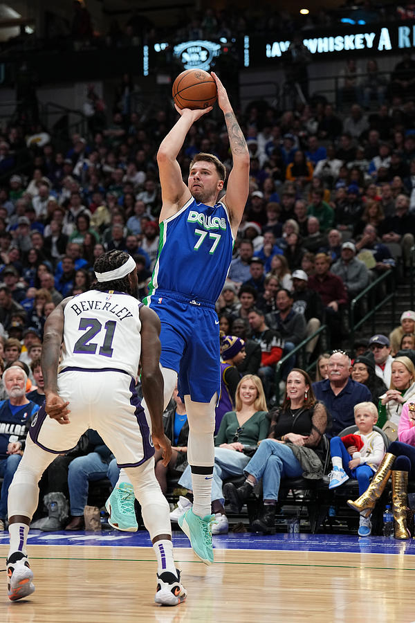 Los Angeles Lakers V Dallas Mavericks #3 By Glenn James