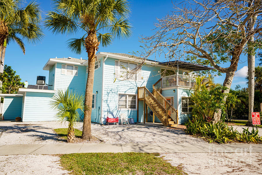 Luxury homes on Siesta Key Beach for vacation rental airbnb stay ...