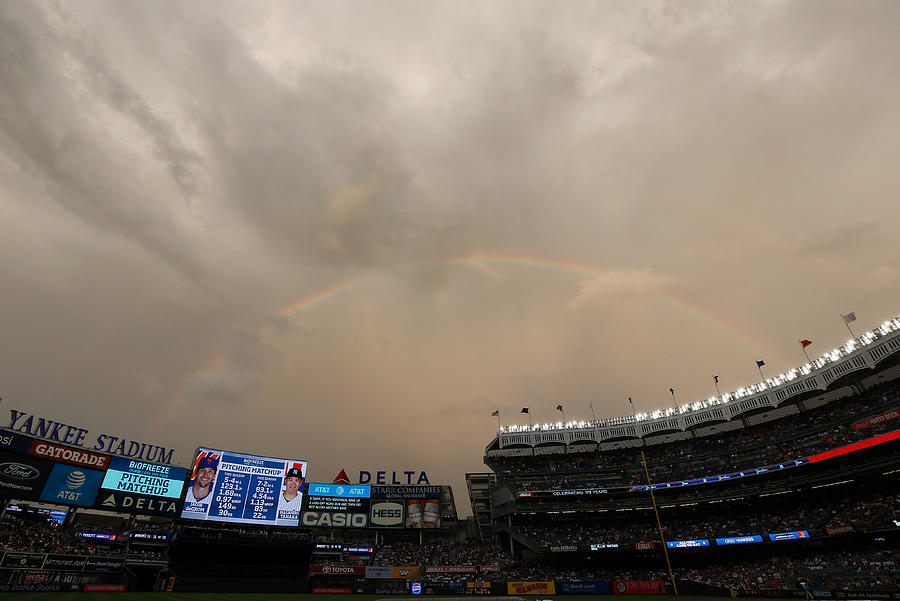 New York Mets v New York Yankees Photograph by Jim McIsaac New York Mets v New York Yankees Photograph by Jim McIsaac