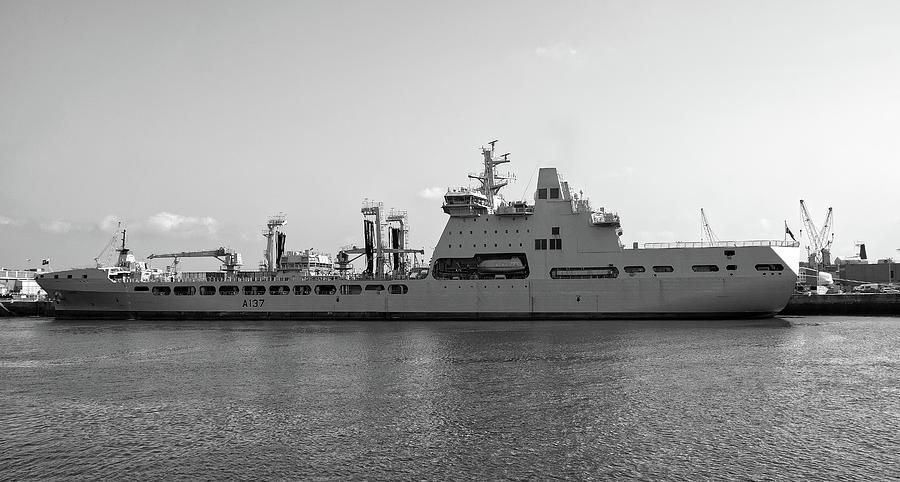 RFA Tiderace #3 Photograph by Chris Day