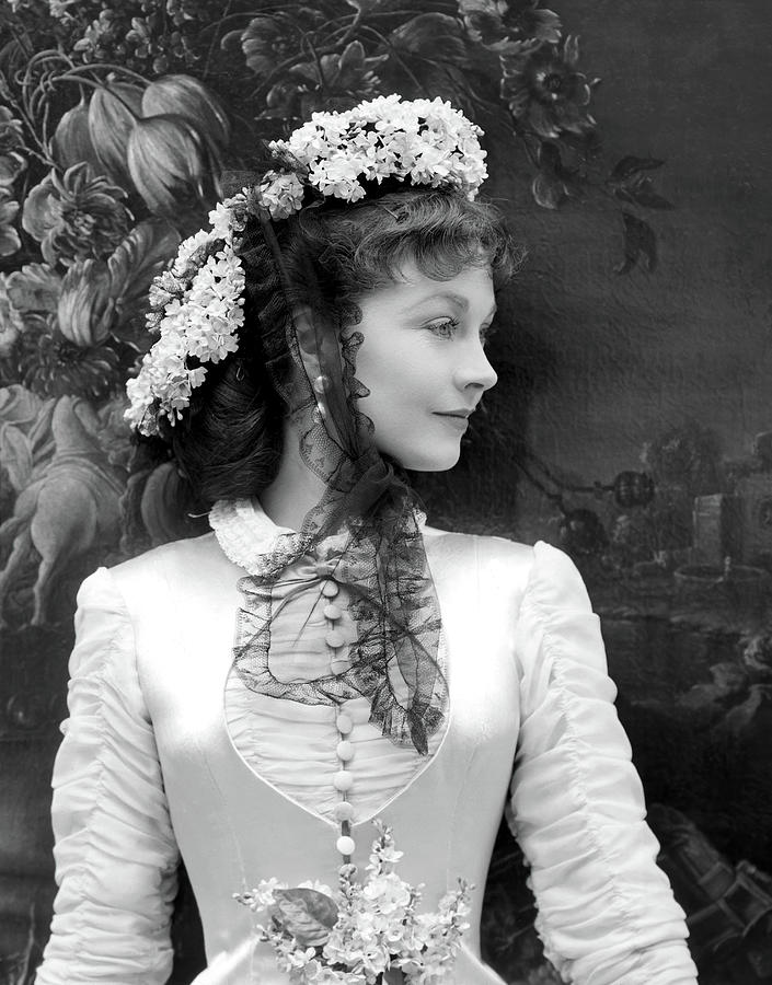 VIVIEN LEIGH in ANNA KARENINA -1948-, directed by JULIEN DUVIVIER. #3 Photograph by Album