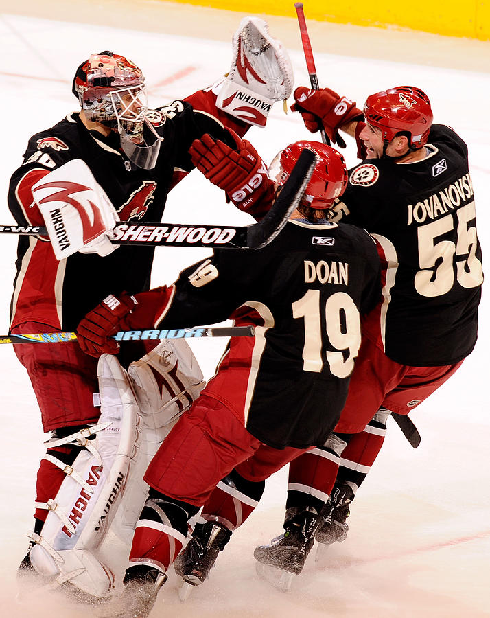 Anaheim Ducks v Phoenix Coyotes #30 Photograph by Norm Hall Anaheim Ducks v Phoenix Coyotes #30 Photograph by Norm Hall