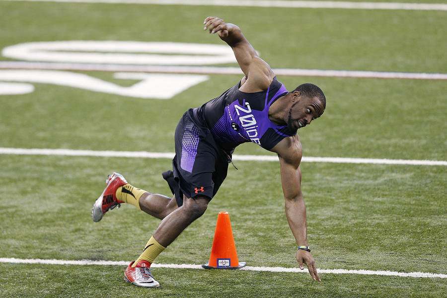 2015 NFL Scouting Combine #33 Photograph by Joe Robbins