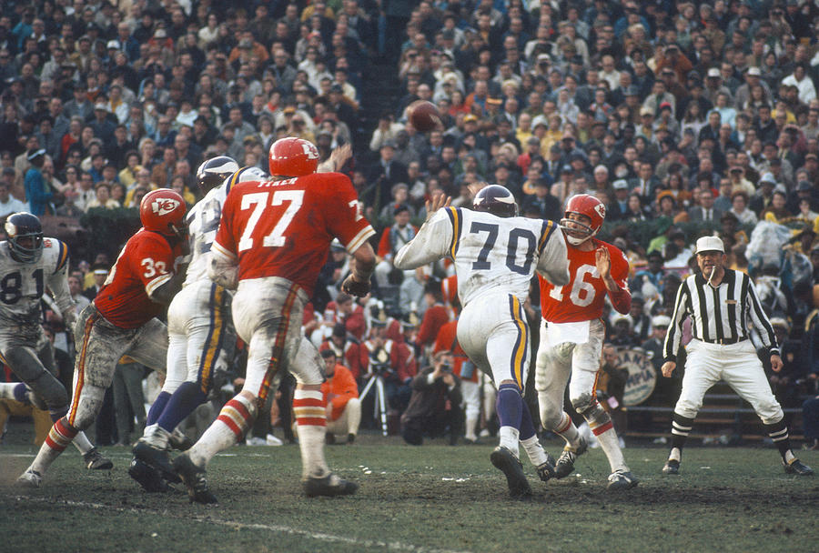 Super Bowl IV - Minnesota Vikings v Kansas City Chiefs #36 Photograph by Focus On Sport
