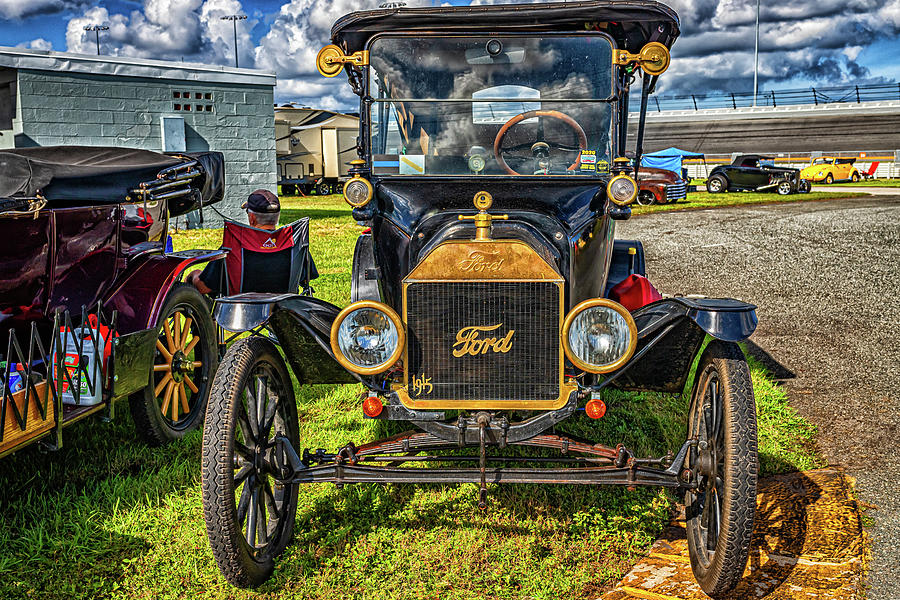 1915 Ford Model T 3 Door Touring Photograph By Gestalt Imagery - Fine 