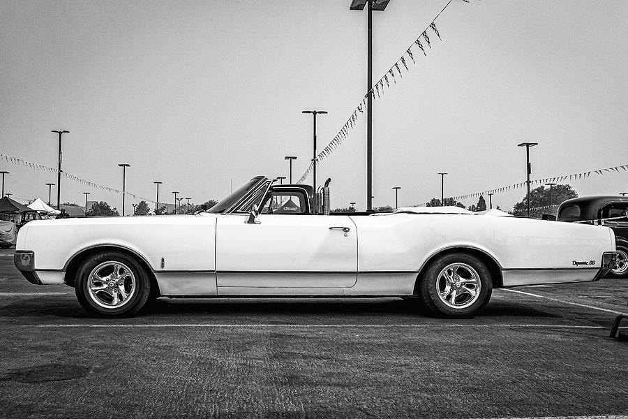 Reno Photograph - 1965 Oldsmobile Dynamic 88 Convertible #4 by Gestalt Imagery