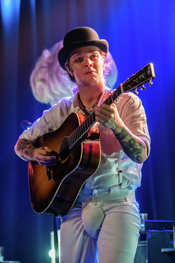 Billy Strings Photograph by David Simchock Fine Art America