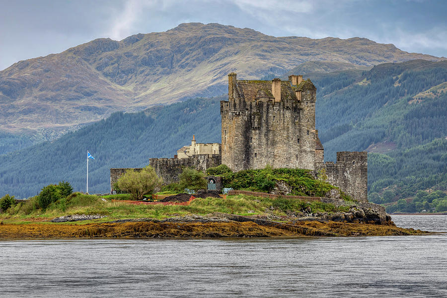 Eilean Donan Castle Photograph by Derek Beattie | Pixels