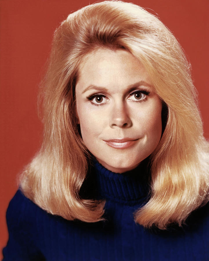 ELIZABETH MONTGOMERY in BEWITCHED -1964-. #4 Photograph by Album