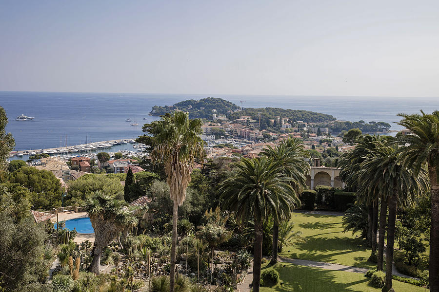 Exclusive: The Most Expensive House On Earth Photograph by Bloomberg Exclusive: The Most Expensive House On Earth Photograph by Bloomberg