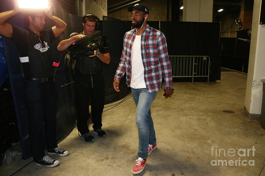 Kyrie Irving Photograph - Kyrie Irving #4 by Nathaniel S. Butler