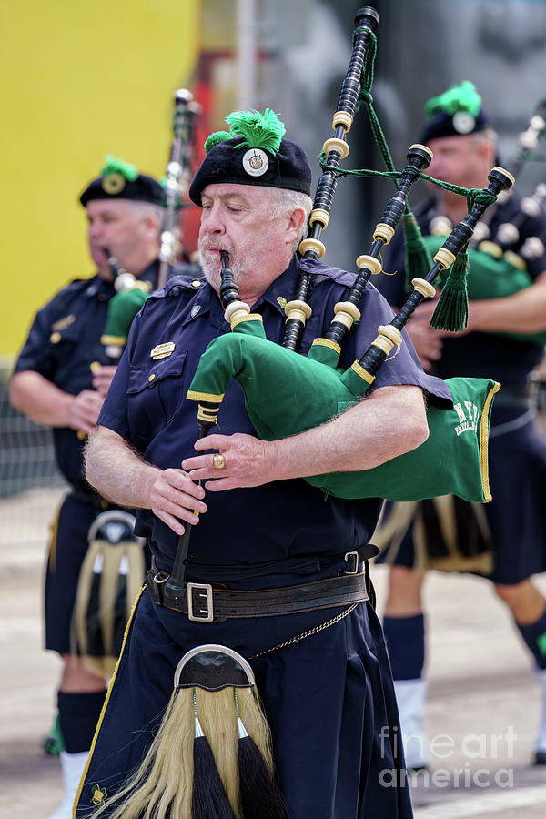 New York Police Department emerald society playing bagpipes St P ...