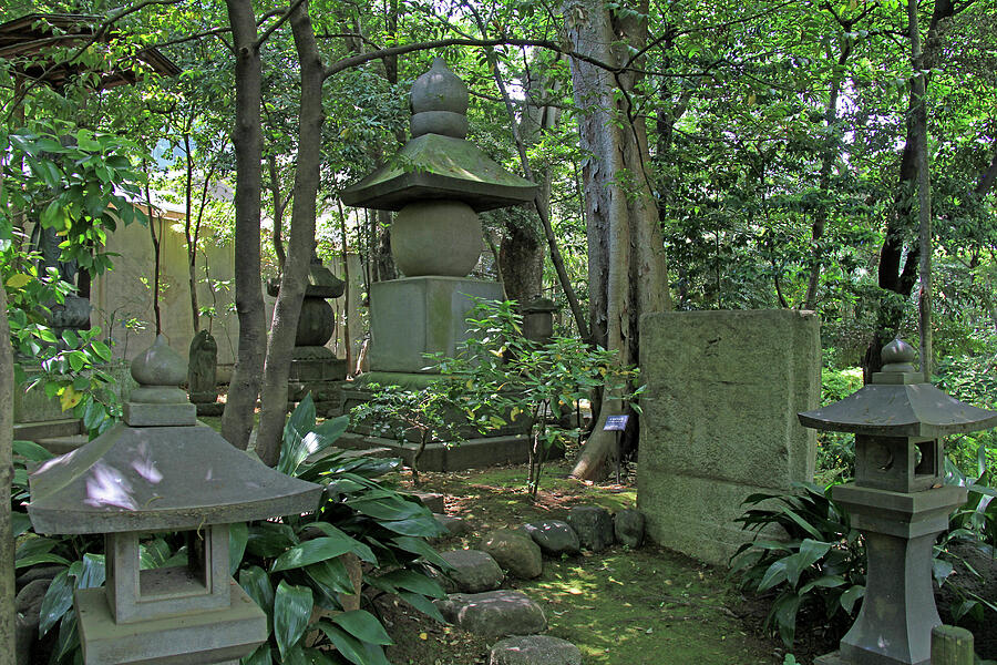 Nezu Fine Art Garden - Tokyo, Japan #4 Photograph by Richard Krebs