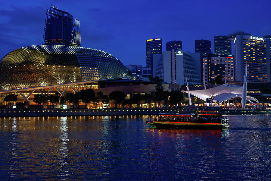 downtown singapore boat tour