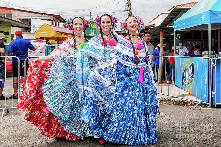 Panamanian Girls Dressed In Pollera In Las Tablas Panama Photograph By Marek Poplawski Pixels