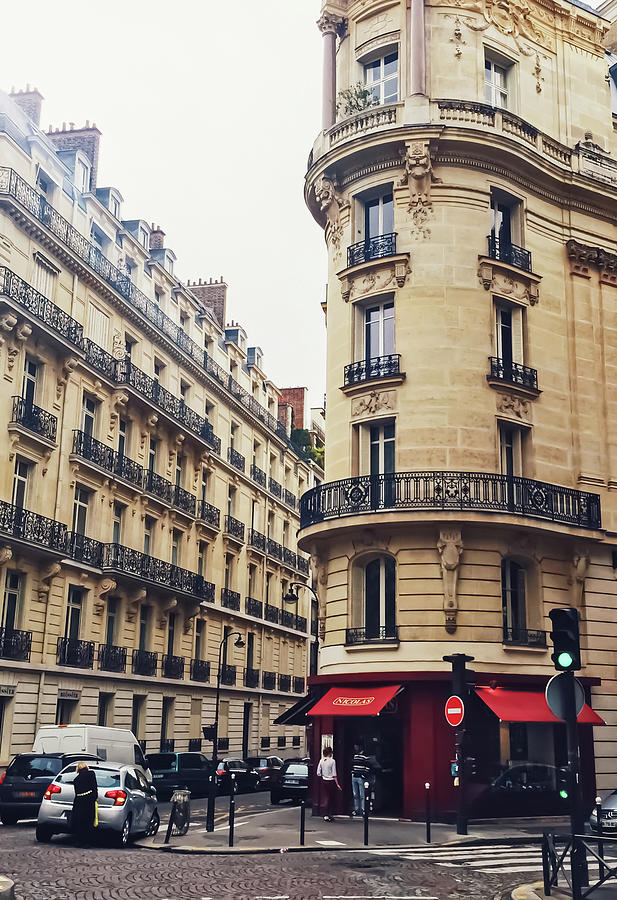 Parisian architecture and historical buildings, restaurants and #4 ...