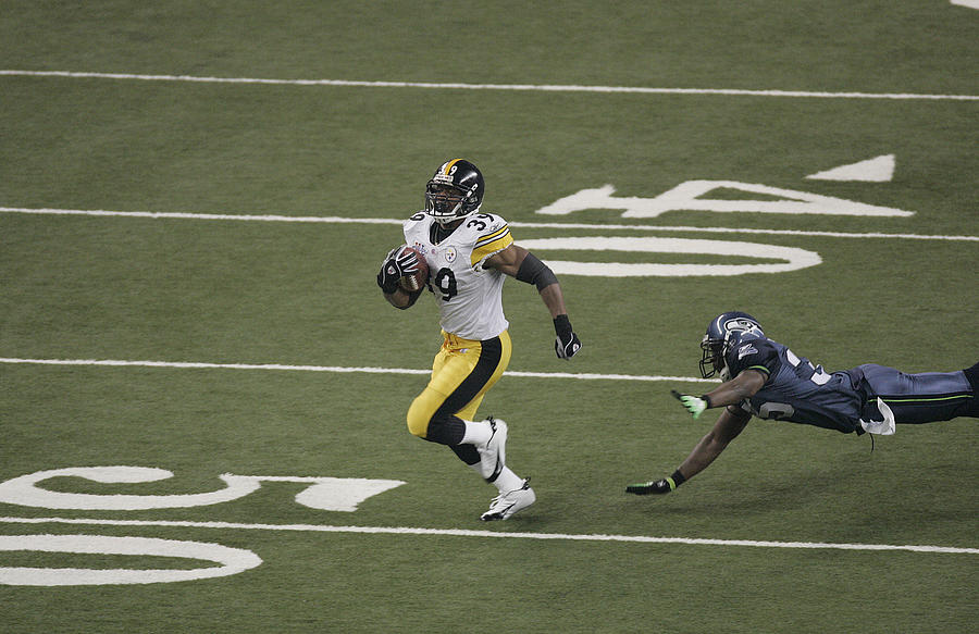 Super Bowl XL - Pittsburgh Steelers vs Seattle Seahawks #4 Photograph by Gregory Shamus