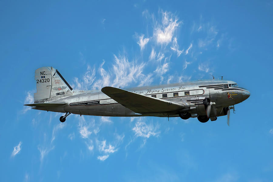 The Douglas DC-3 Photograph by Gert Hilbink - Pixels