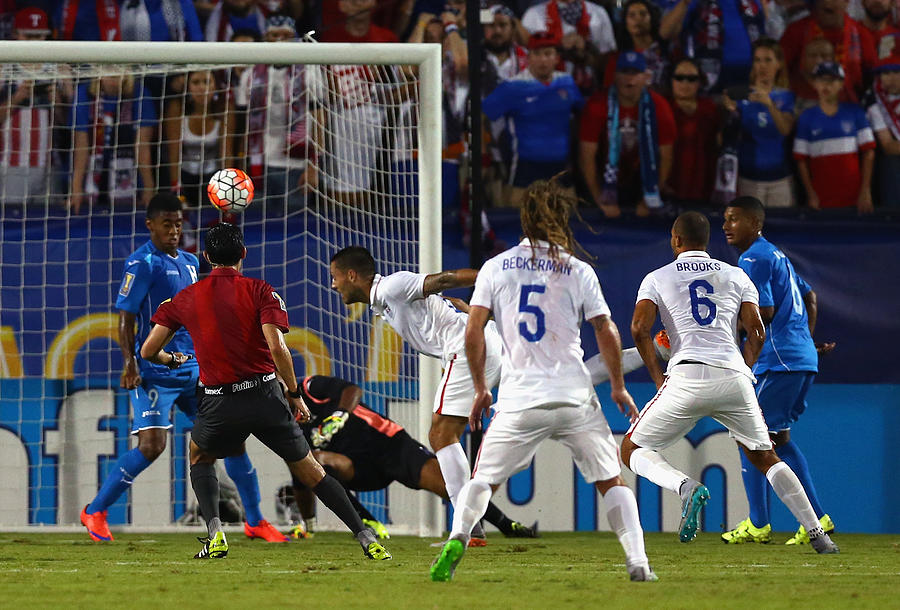 United States v Honduras: Group A - 2015 CONCACAF Gold Cup #4 Photograph by Tom Pennington