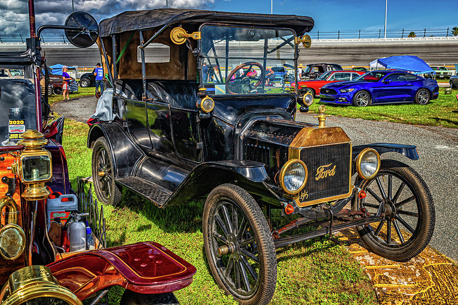 1915 Ford Model T 3 Door Touring Photograph by Gestalt Imagery - Fine ...