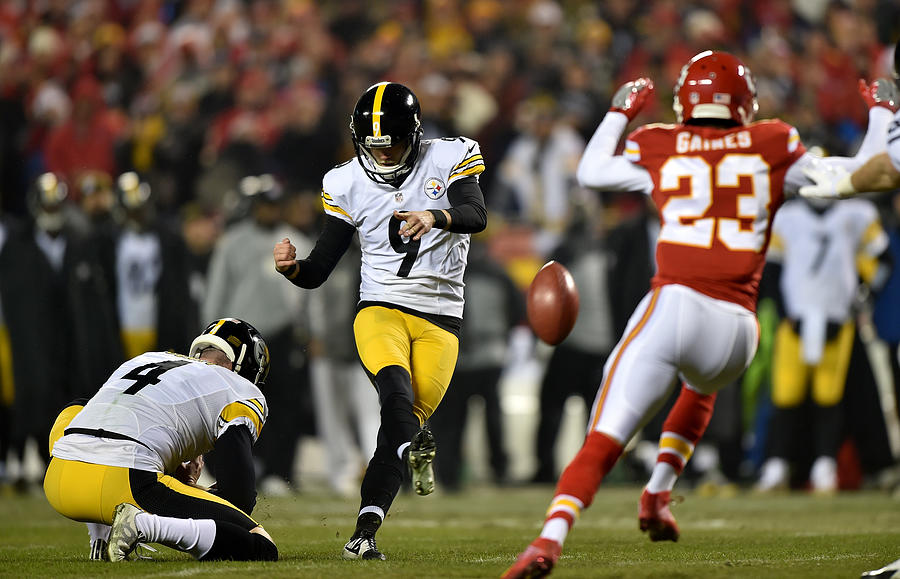 Divisional Round - Pittsburgh Steelers v Kansas City Chiefs #5 Photograph by Peter Aiken