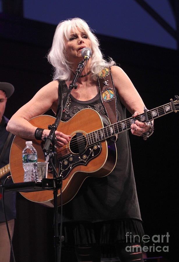 Emmylou Harris Photograph By Concert Photos - Fine Art America