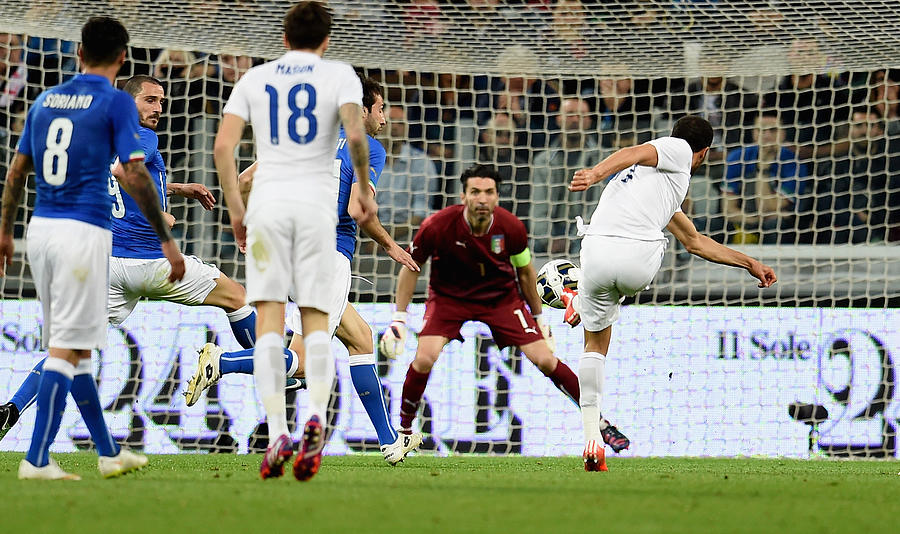 Italy v England - International Friendly #5 Photograph by Claudio Villa