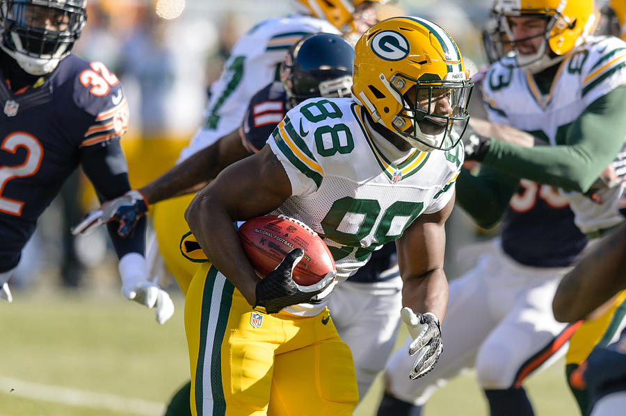 NFL: DEC 18 Packers at Bears #5 Photograph by Icon Sportswire